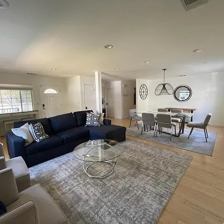 Charming Bright Traditional Home In Sherman Oaks Los Angeles Exterior photo