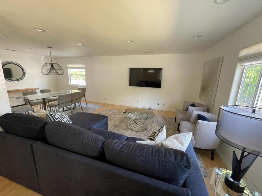 Privatunterkunft Charming Bright Traditional In Sherman Oaks *