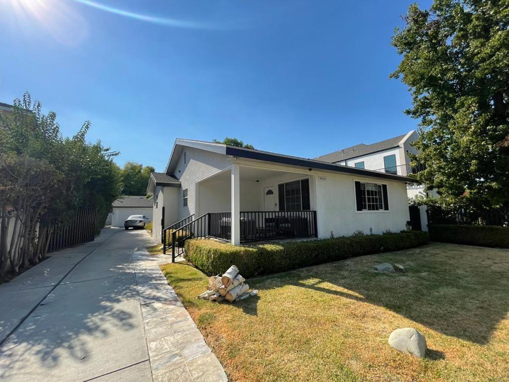 Charming Bright Traditional In Sherman Oaks Privatunterkunft