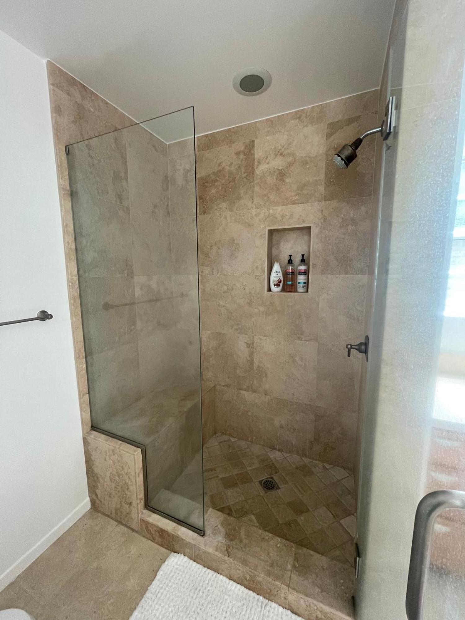 Charming Bright Traditional In Sherman Oaks Privatunterkunft
