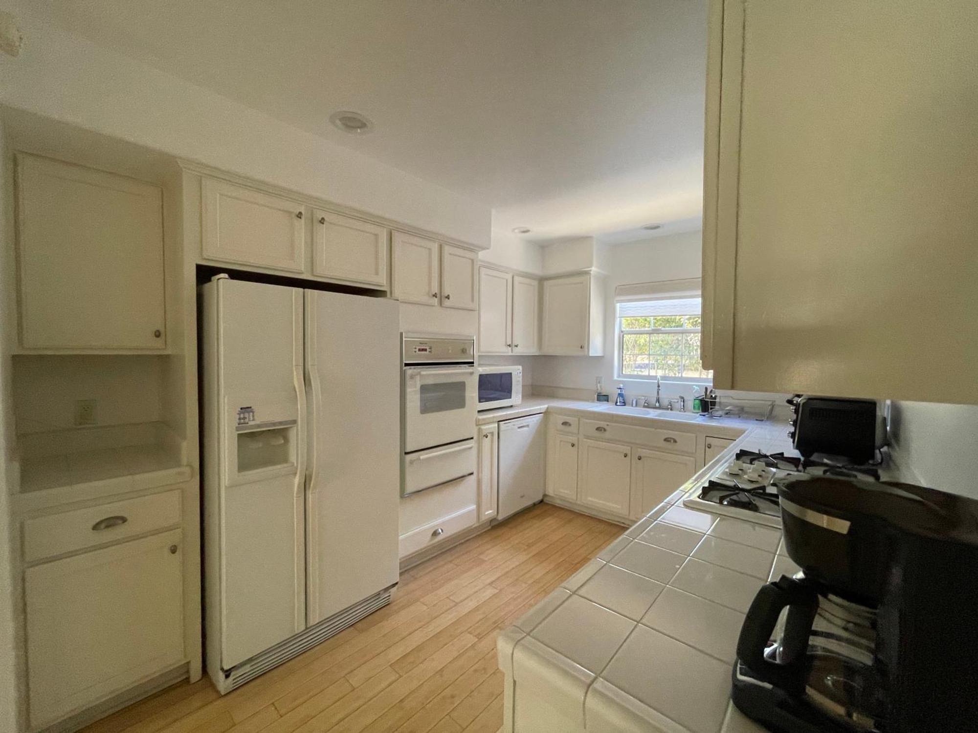 Charming Bright Traditional In Sherman Oaks * Los Angeles